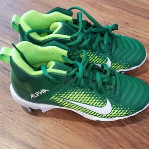 Soccer shoes